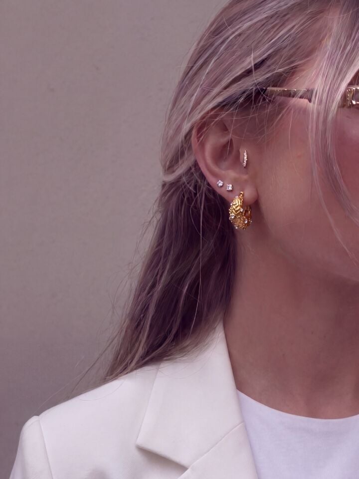 Zirkon Taş Bombeli Halka Küpe