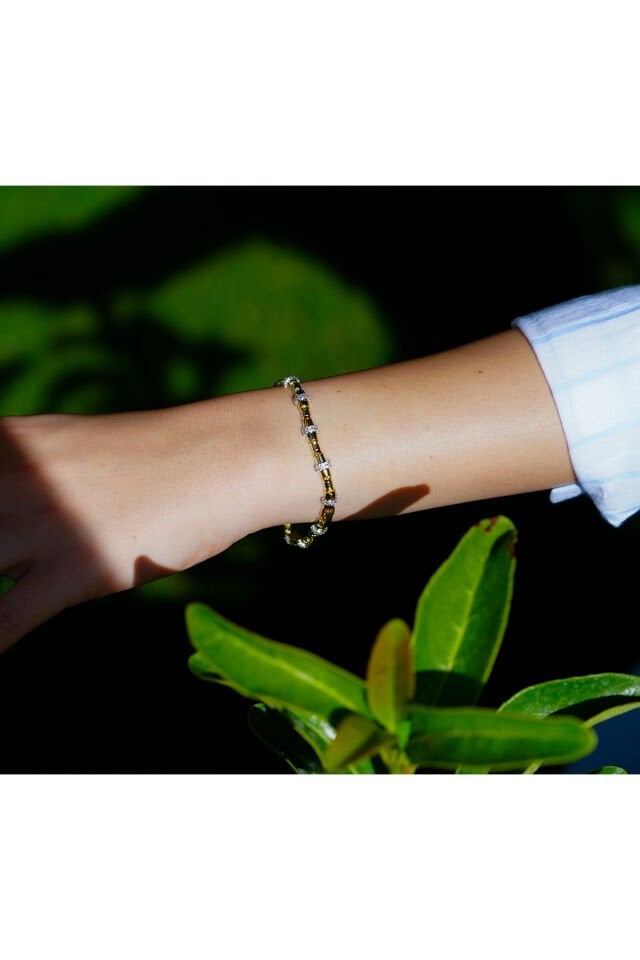 Gold Renkli Taşlı VIP Serenay Bileklik