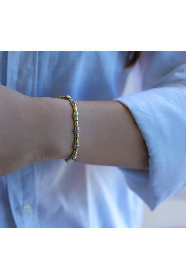 Gold Renkli Taşlı VIP Serenay Bileklik