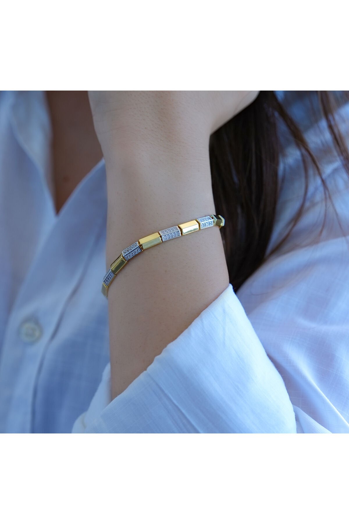 Gold Renkli Çelik VIP Zirkon Taşlı Bileklik