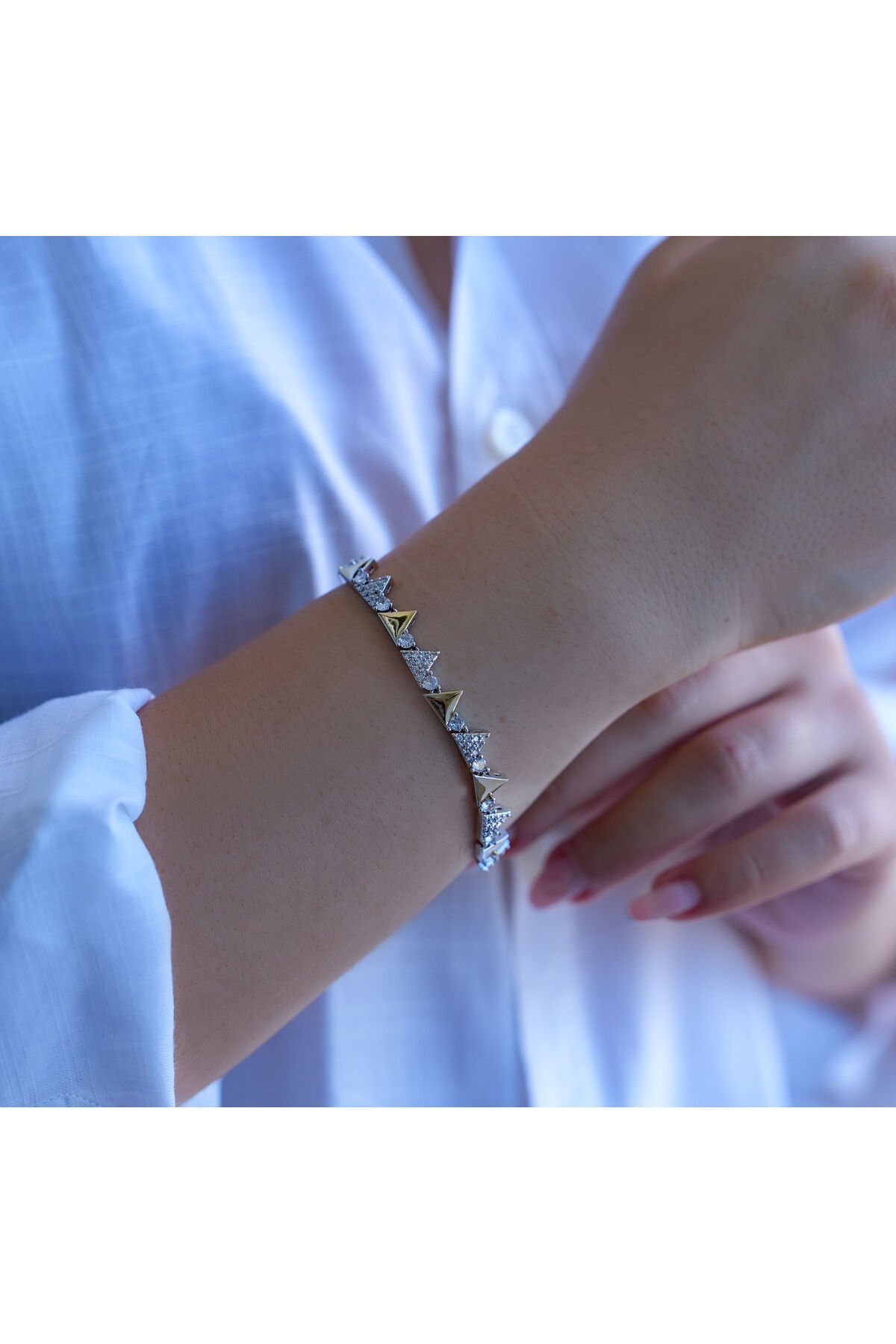 Gold Renk Üçgen Zirkon Taşlı VIP Bileklik